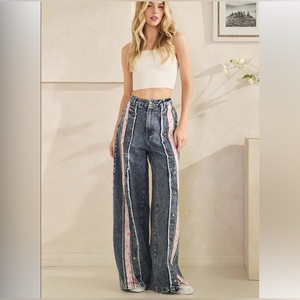 New Oli & Hali Floral Stripe Wide-Leg Jeans ~ Blue and Pink - Picture 4 of 10